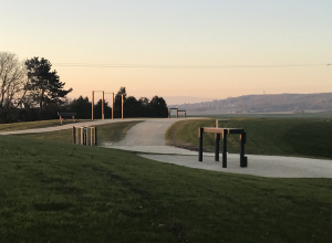 Le parc offre également un parcours de santé de 8 agrès. Il sera inauguré au printemps 2022.