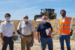 Maire d\'Epône et son équipe municipale se rend sur le site au mois de juillet  pour une visite de chantier