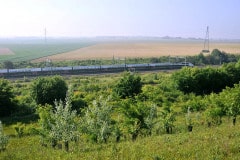 Entre Moussy-le-Neuf (77) et Vémars (95), plusieurs buttes protègent le trafic de la LGV