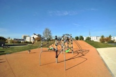 Aire de jeux pour enfant au parc de Stains (93)
