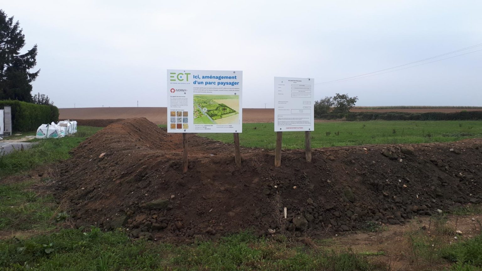20201015-Panneaux Iverny- sur site (1)