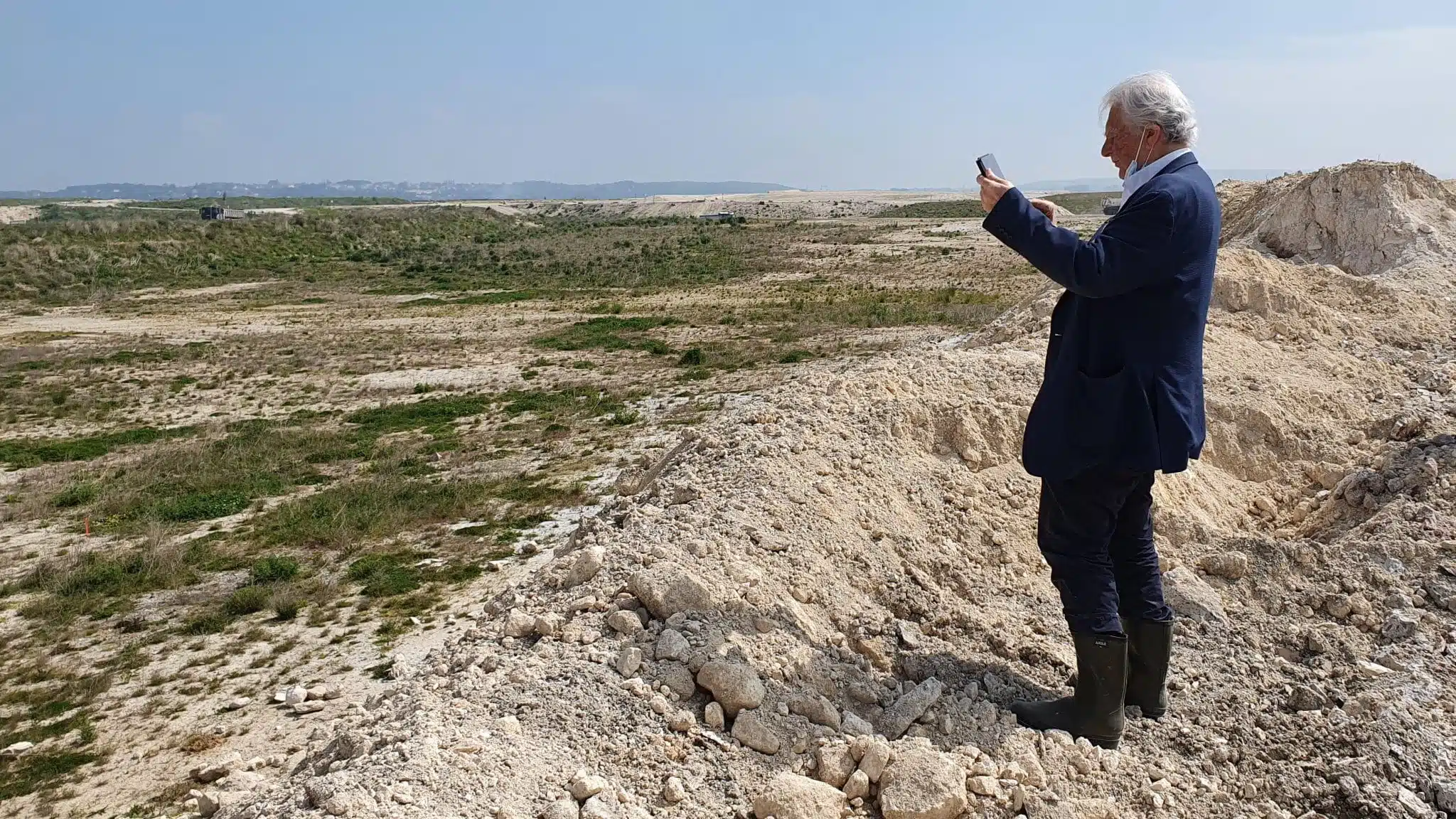 Antoine Grumbach sur le site de Villeneuve sous Dammartin en 2022