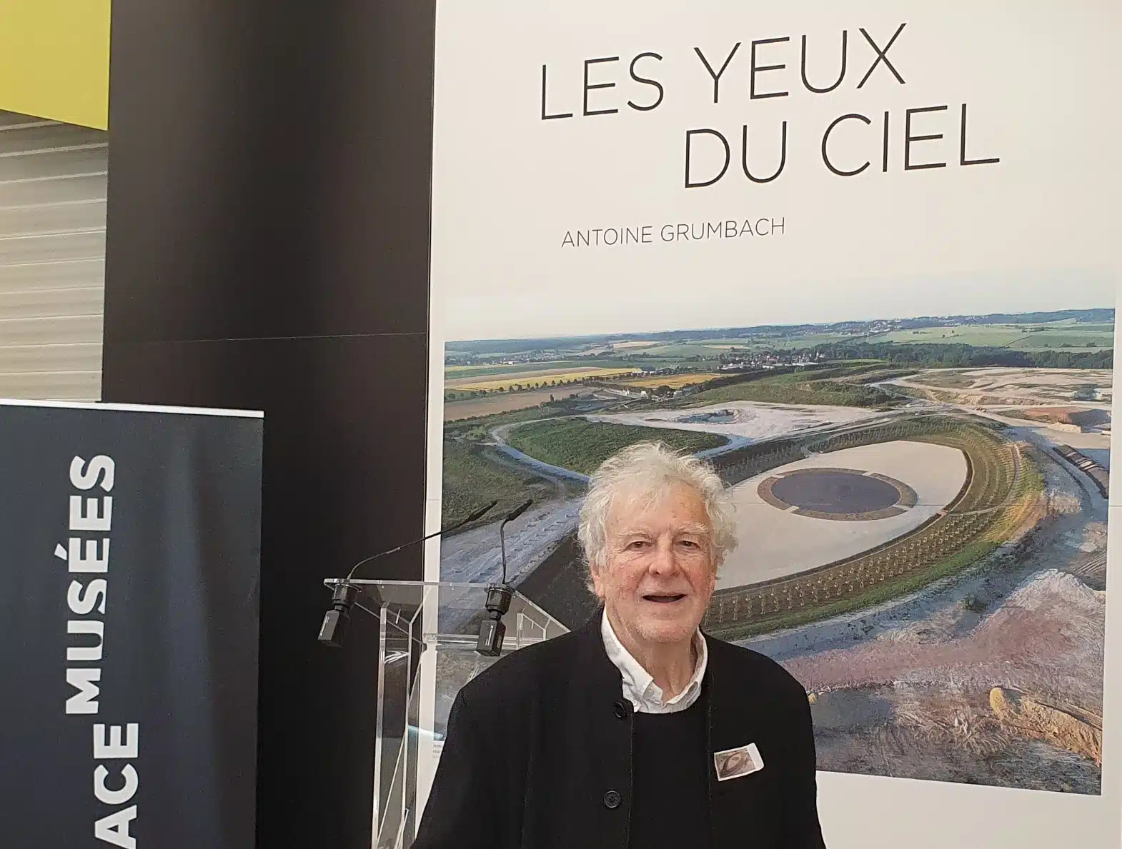 Antoine Grumbach lors de l'inauguration de l' exposition "Yeux du Ciel" à Roissy CDG
