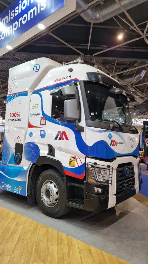 Solutrans 2025 - premier camion hydrogène, destiné aux transport bas-carbone des terres excavées.